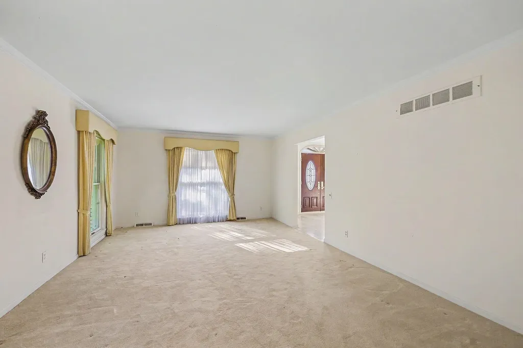 5054 Kings Gate Way Bloomfield Hills City MI 48302