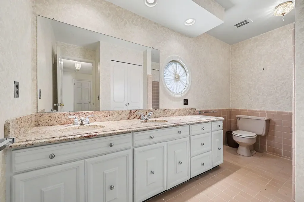 5054 Kings Gate Way Bloomfield Hills City MI 48302