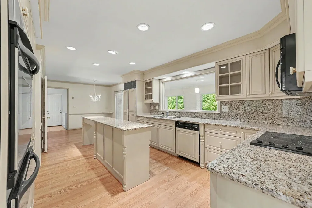 5054 Kings Gate Way Bloomfield Hills City MI 48302