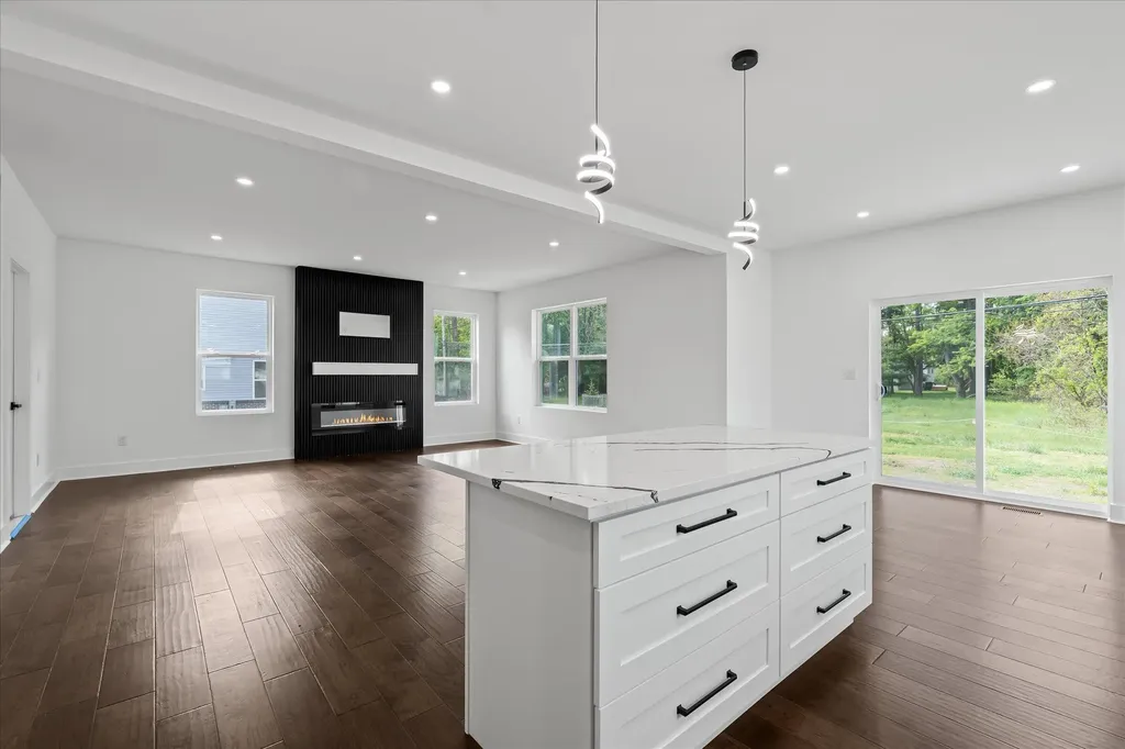 35635 Joy Road Westland City MI 48185