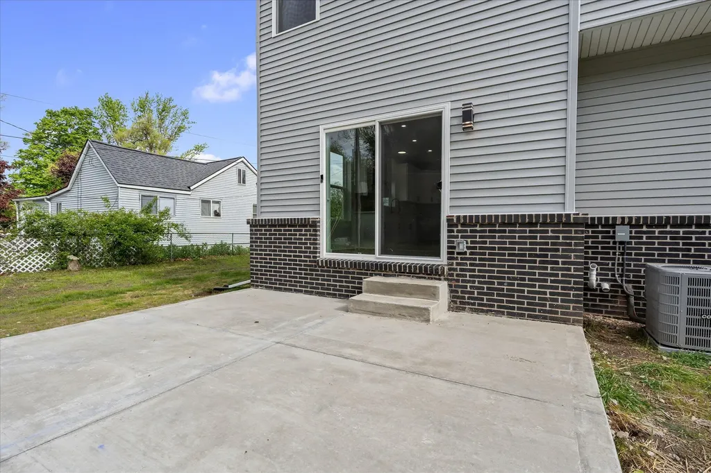 35635 Joy Road Westland City MI 48185