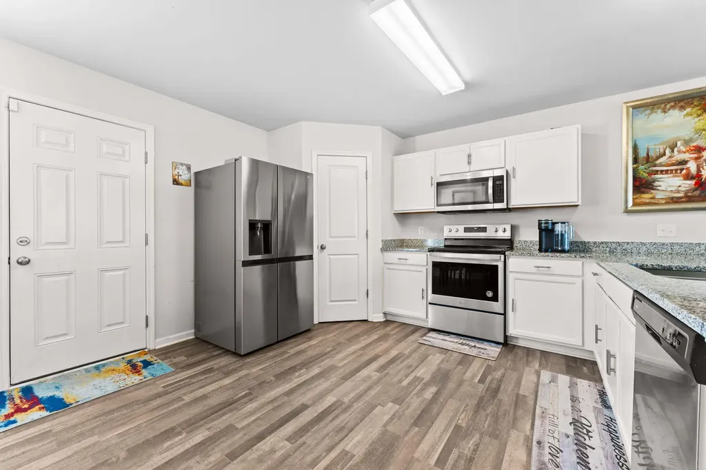 16901 Aberdeen Drive Romulus City MI 48174