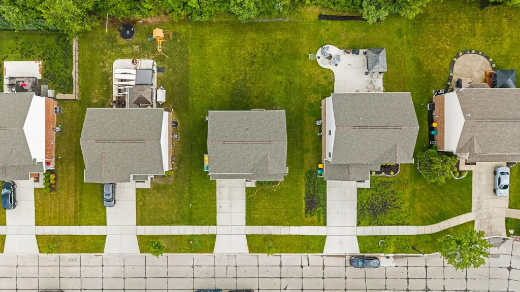 16901 Aberdeen Drive Romulus City MI 48174