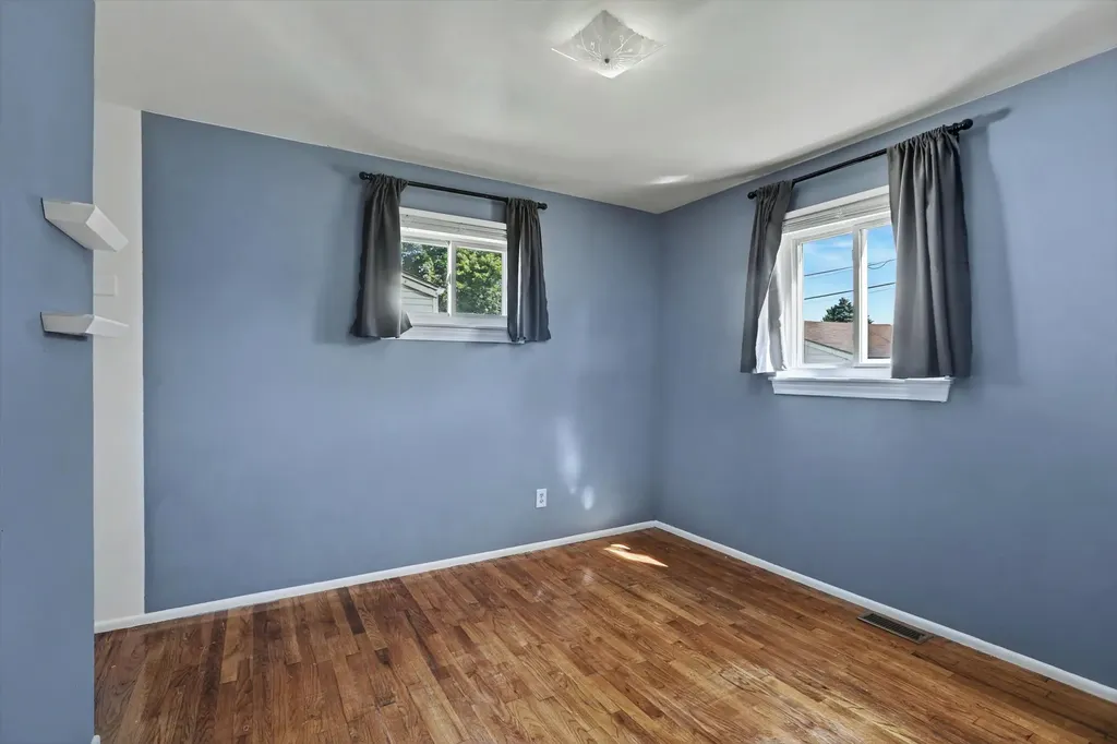 1302 Commonwealth Avenue Ypsilanti Charter Township MI 48198