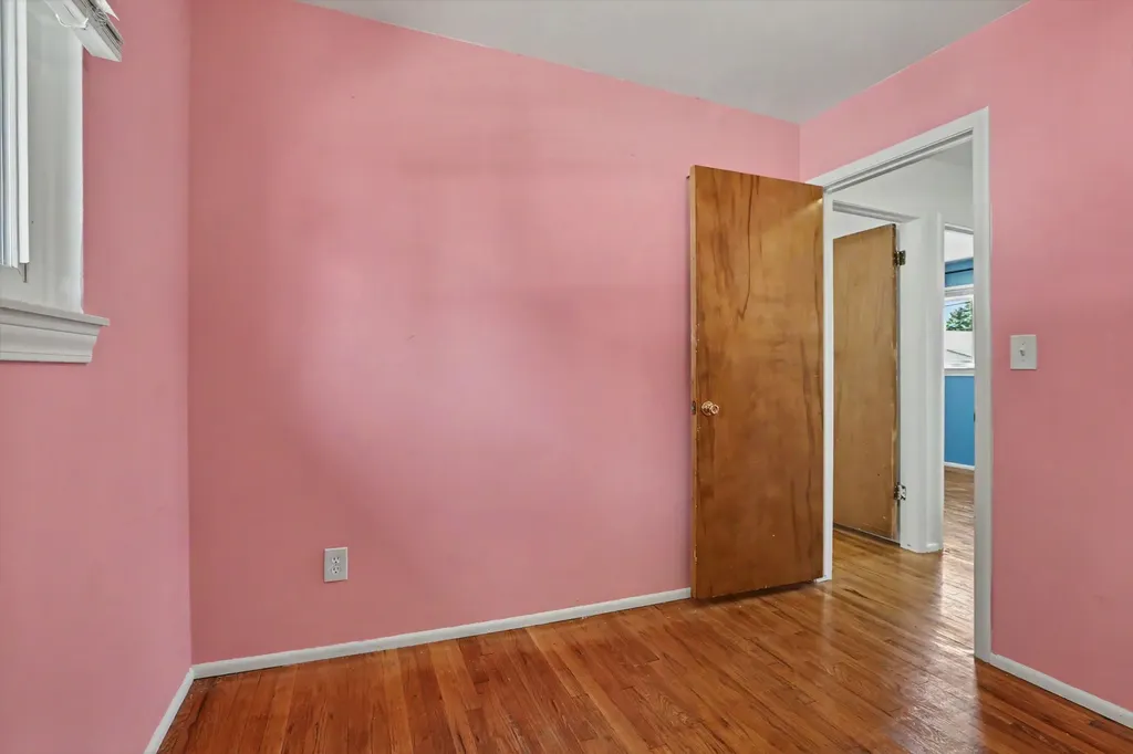 1302 Commonwealth Avenue Ypsilanti Charter Township MI 48198