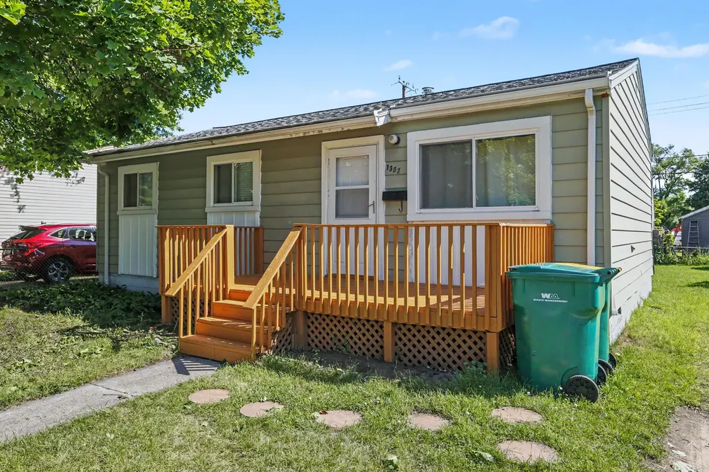 1302 Commonwealth Avenue Ypsilanti Charter Township MI 48198