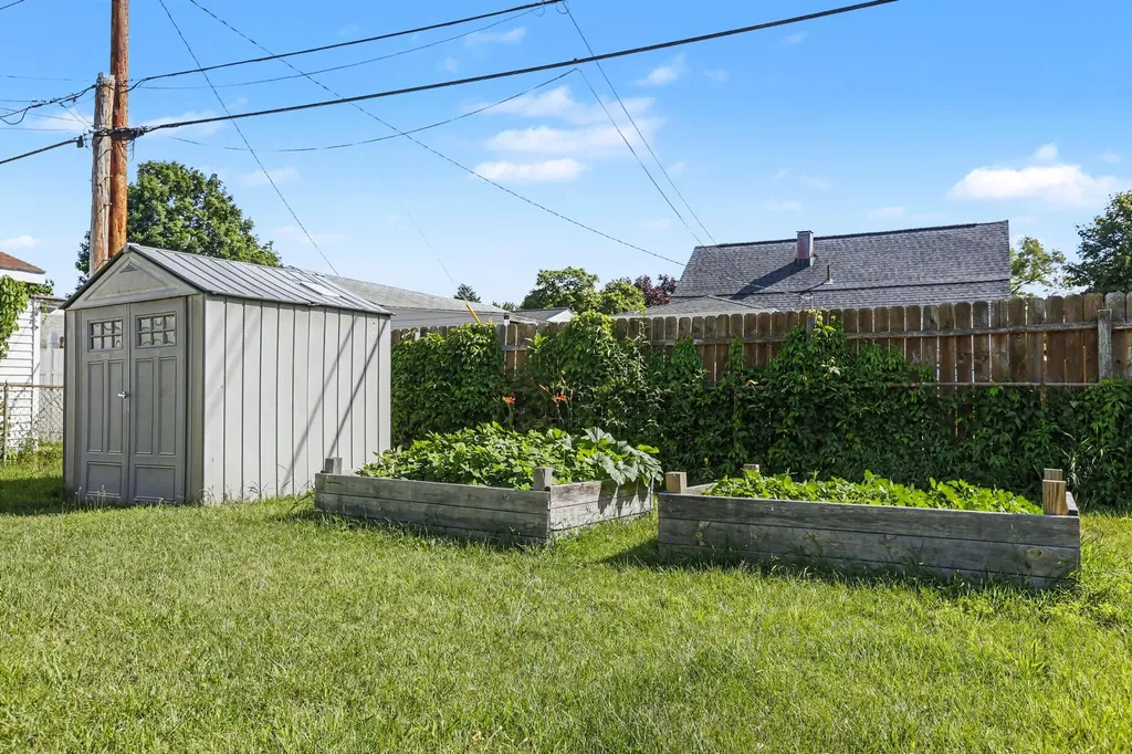 1302 Commonwealth Avenue Ypsilanti Charter Township MI 48198