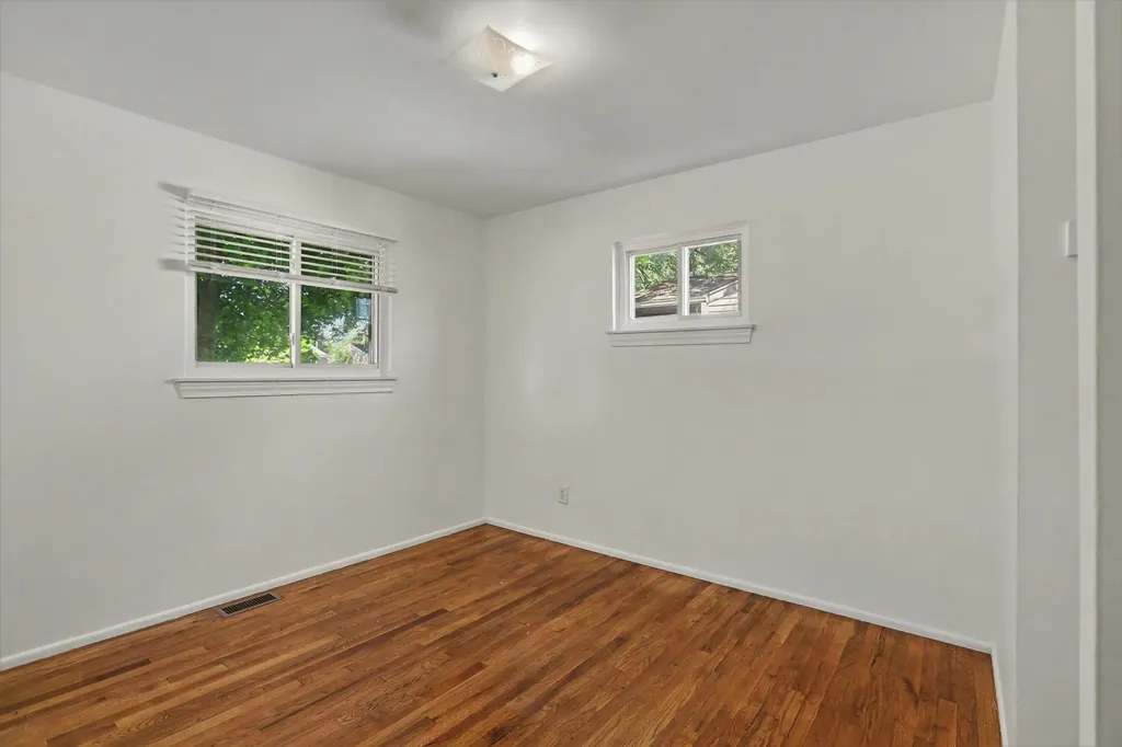 1302 Commonwealth Avenue Ypsilanti Charter Township MI 48198