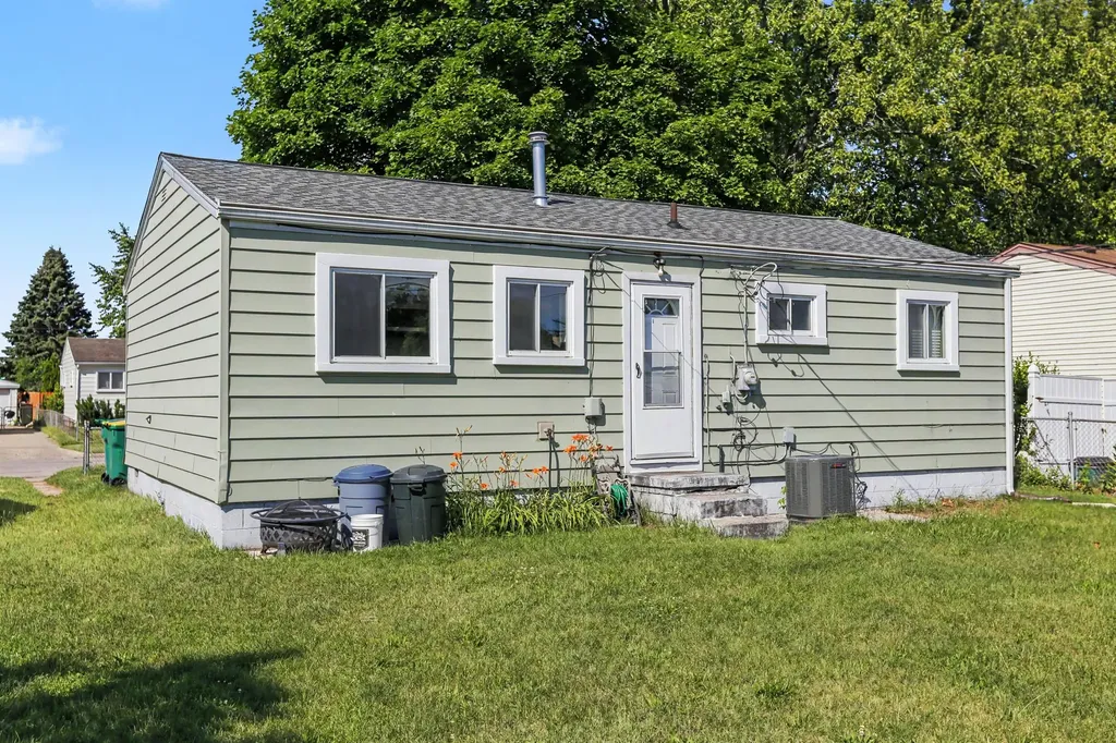 1302 Commonwealth Avenue Ypsilanti Charter Township MI 48198