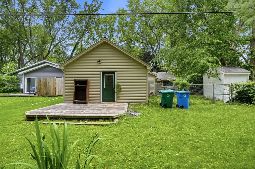 9535 Listeria Street Commerce Charter Township MI 48382