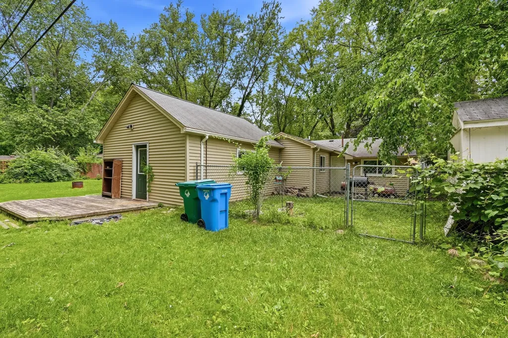 9535 Listeria Street Commerce Charter Township MI 48382