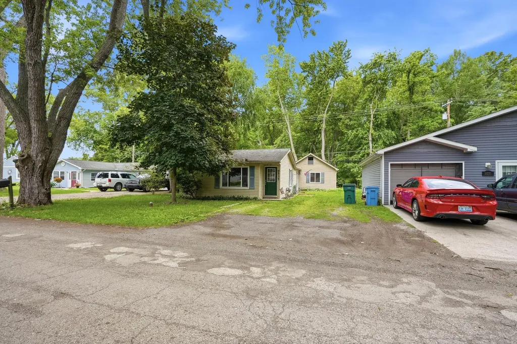 9535 Listeria Street Commerce Charter Township MI 48382