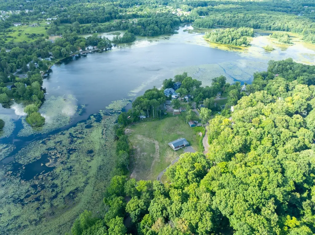 5245 Grass Lake Road White Lake Charter Township MI 48383