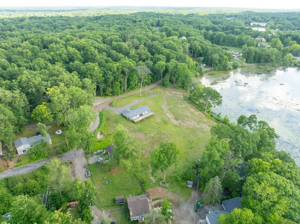 5245 Grass Lake Road White Lake Charter Township MI 48383