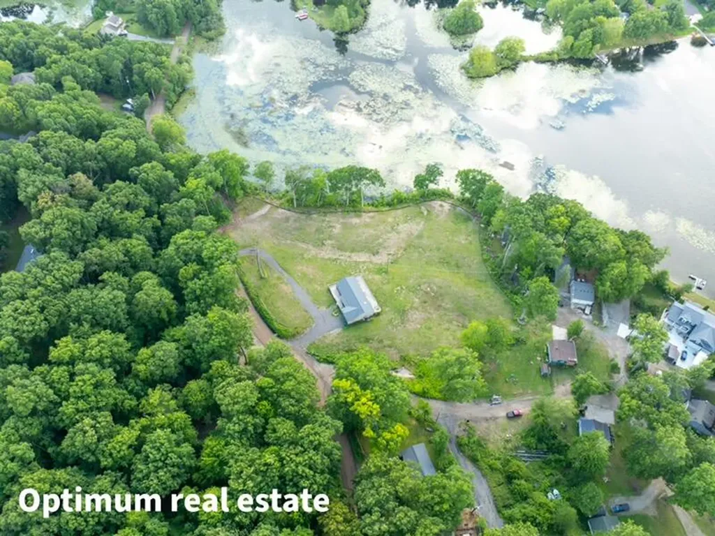 5245 Grass Lake Road White Lake Charter Township MI 48383