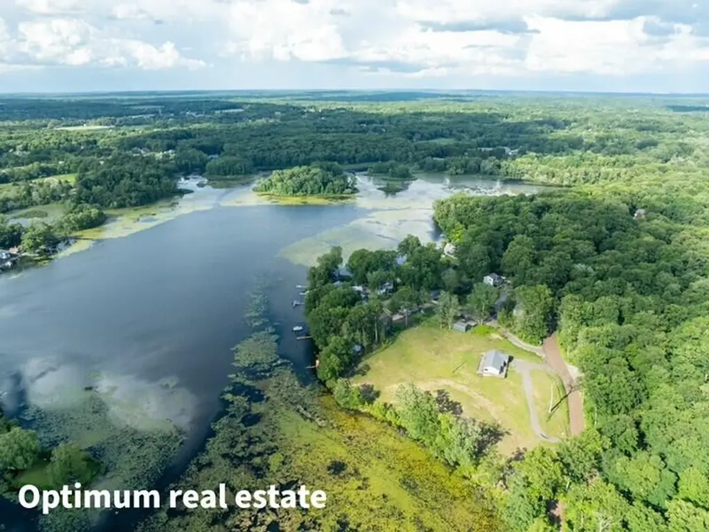 5245 Grass Lake Road White Lake Charter Township MI 48383