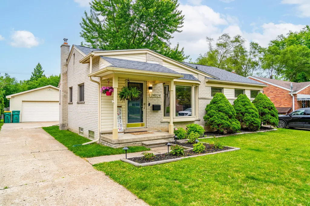 24024 Colchester Drive Farmington Hills City MI 48336