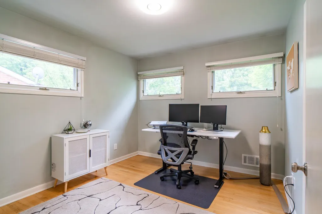 24024 Colchester Drive Farmington Hills City MI 48336