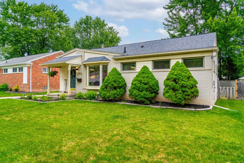 24024 Colchester Drive Farmington Hills City MI 48336