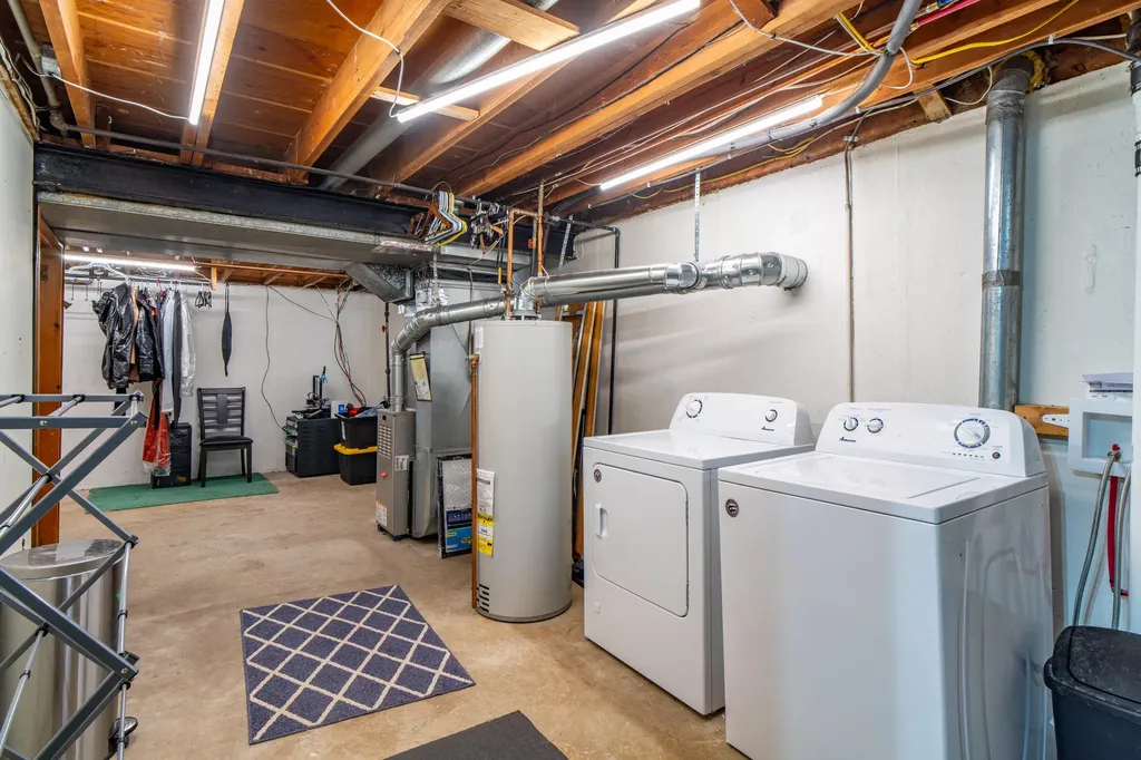 24024 Colchester Drive Farmington Hills City MI 48336