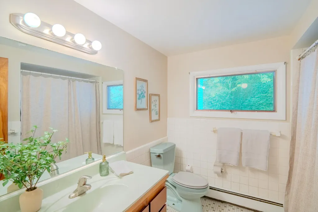 1943 Ivywood Drive Ann Arbor City MI 48103