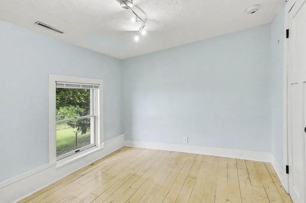 2663 N Harris Road Superior Charter Township MI 48198