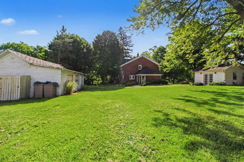 2663 N Harris Road Superior Charter Township MI 48198