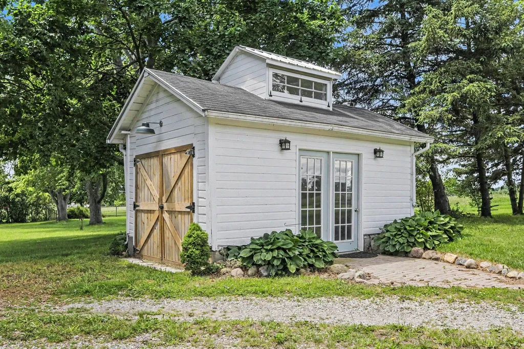 2663 N Harris Road Superior Charter Township MI 48198
