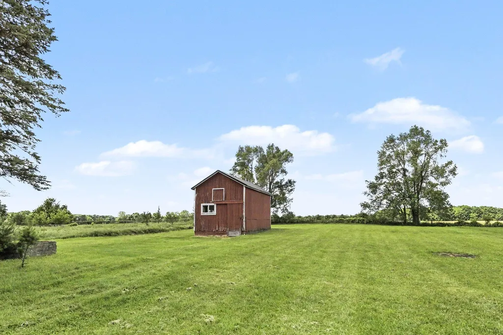 2663 N Harris Road Superior Charter Township MI 48198