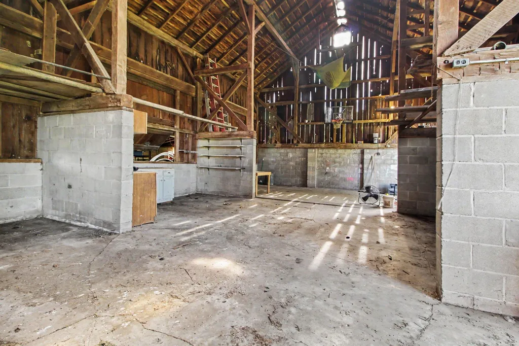 2663 N Harris Road Superior Charter Township MI 48198