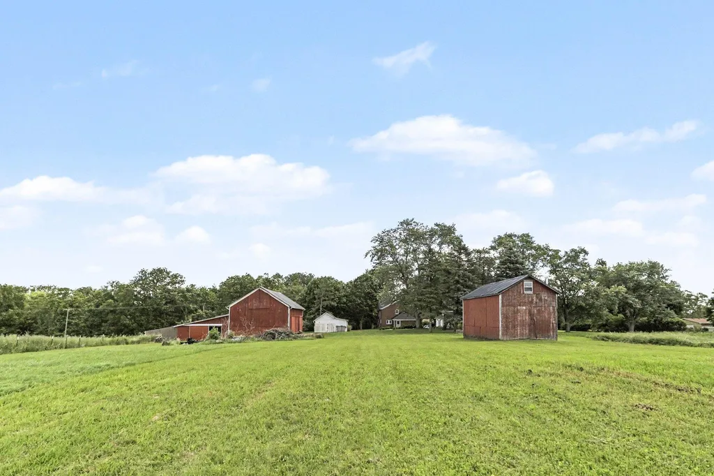 2663 N Harris Road Superior Charter Township MI 48198