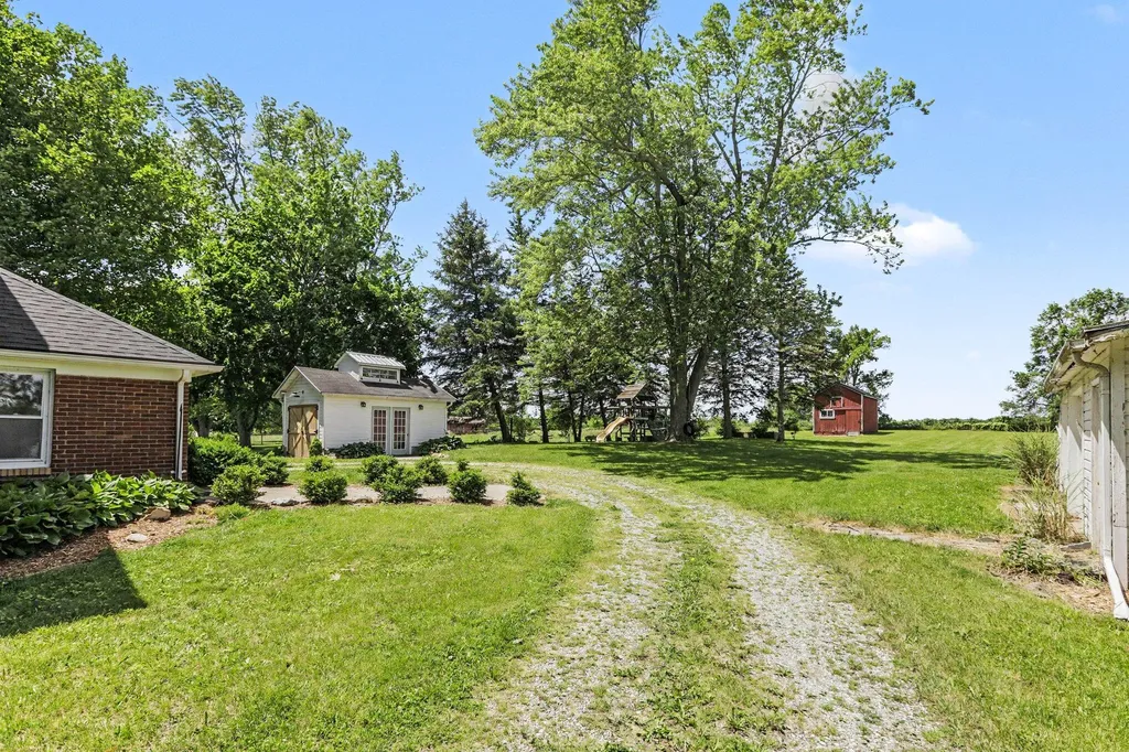 2663 N Harris Road Superior Charter Township MI 48198
