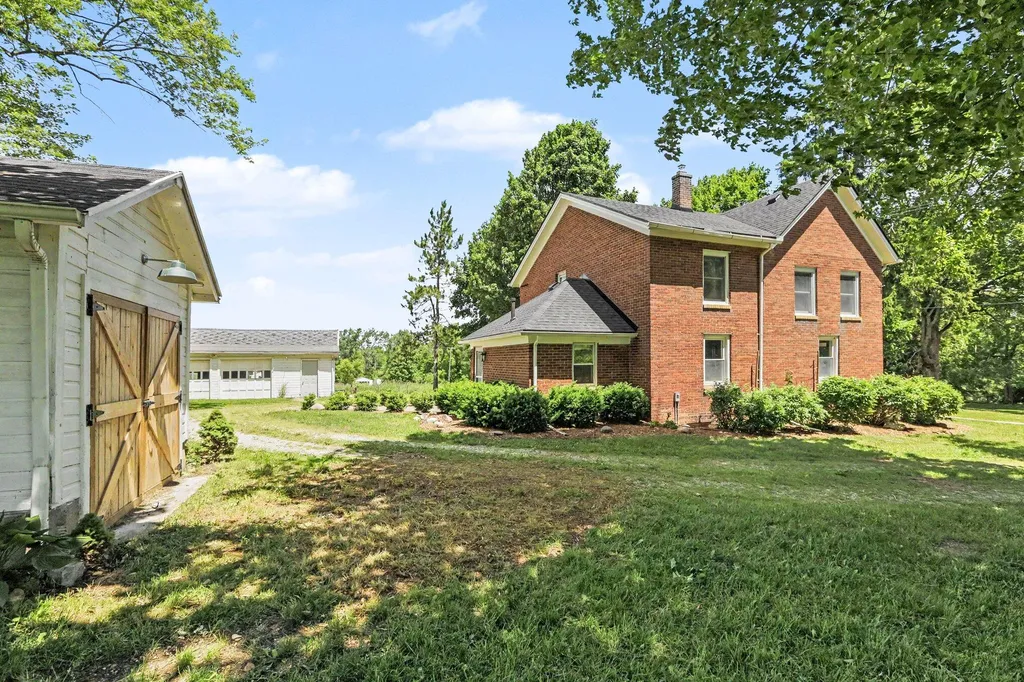 2663 N Harris Road Superior Charter Township MI 48198
