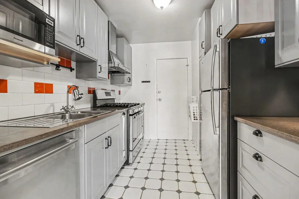 761 Skynob Drive Ann Arbor City MI 48105