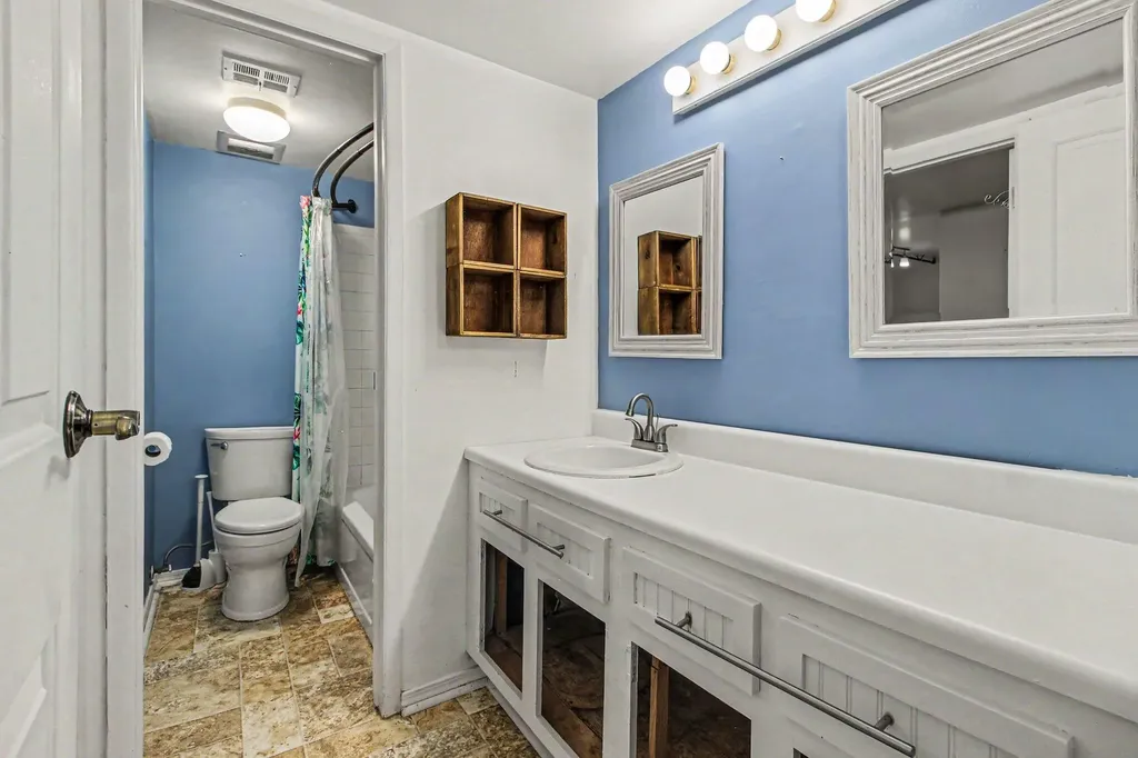 761 Skynob Drive Ann Arbor City MI 48105