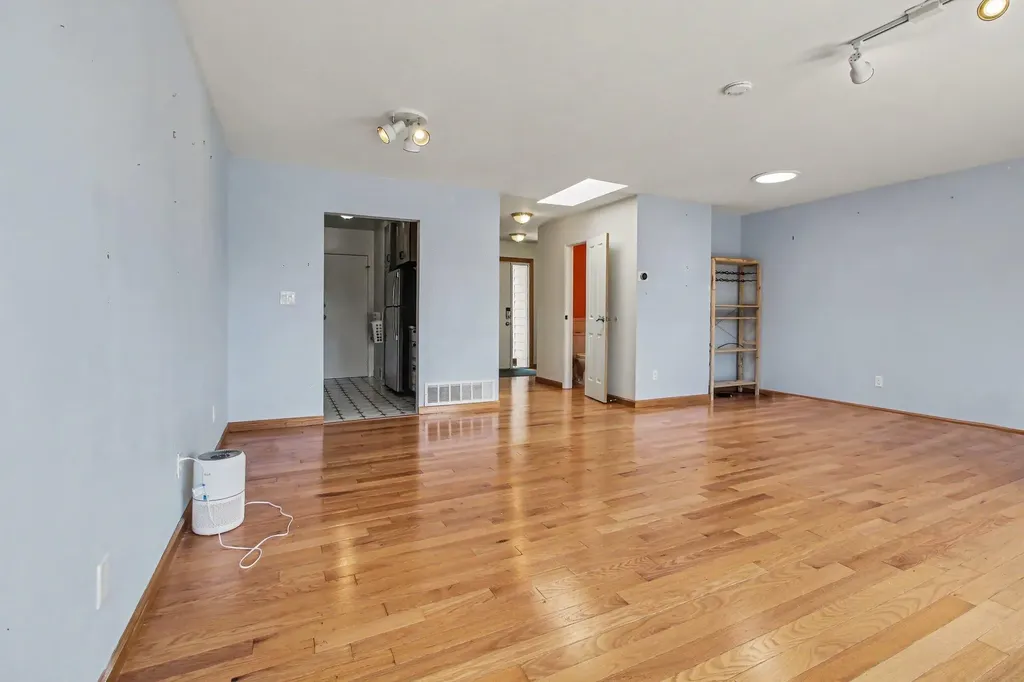 761 Skynob Drive Ann Arbor City MI 48105