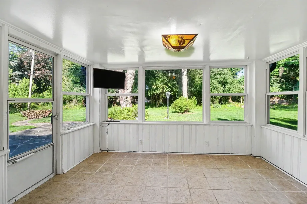 24900 N Cromwell Drive Franklin Village MI 48025