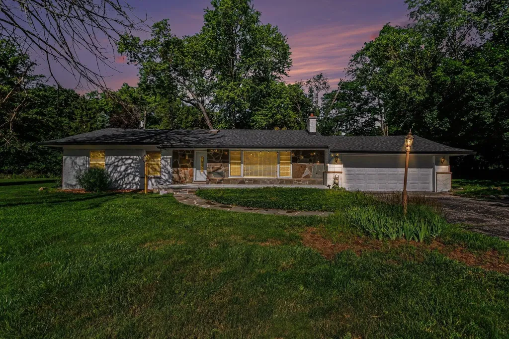 24900 N Cromwell Drive Franklin Village MI 48025