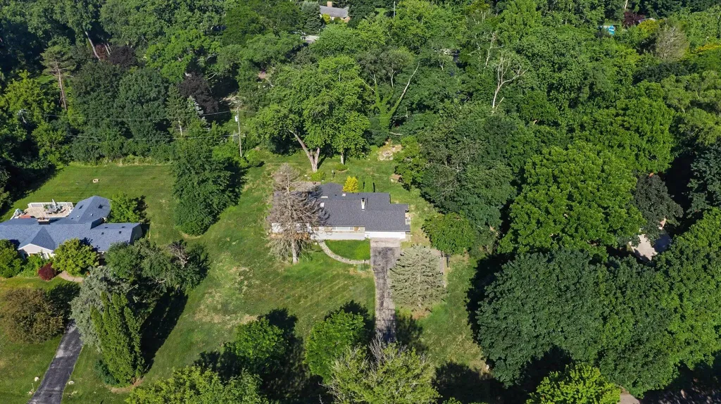 24900 N Cromwell Drive Franklin Village MI 48025