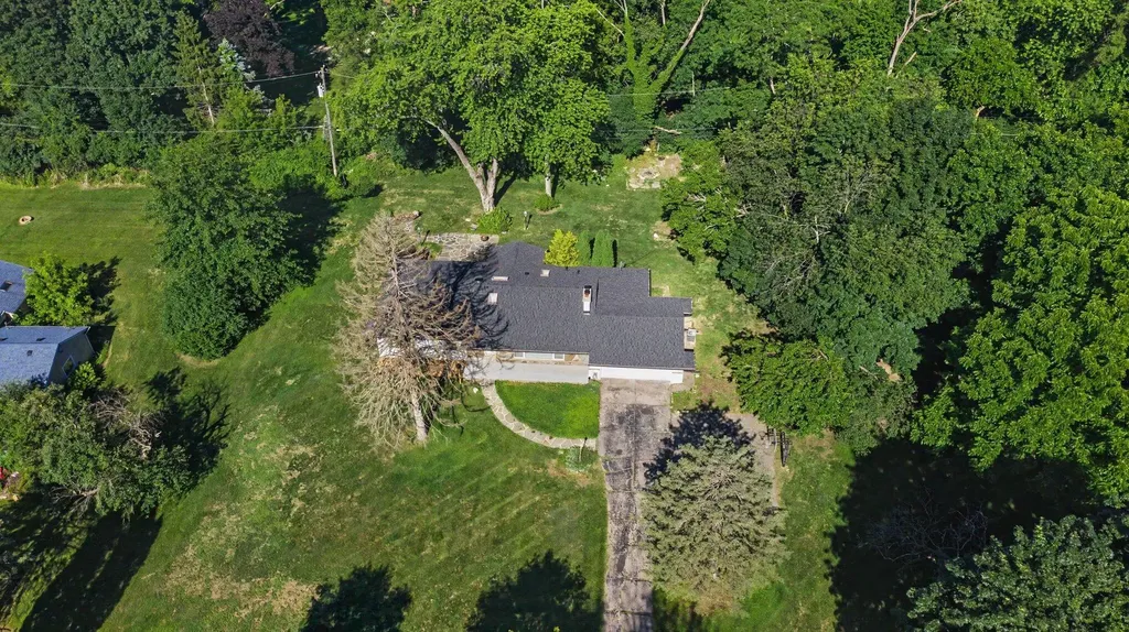 24900 N Cromwell Drive Franklin Village MI 48025