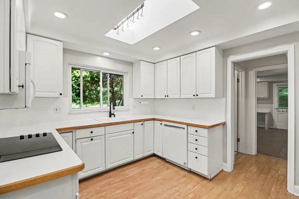 24900 N Cromwell Drive Franklin Village MI 48025