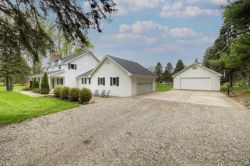 6121 Saline Waterworks Road Lodi Township MI 48176