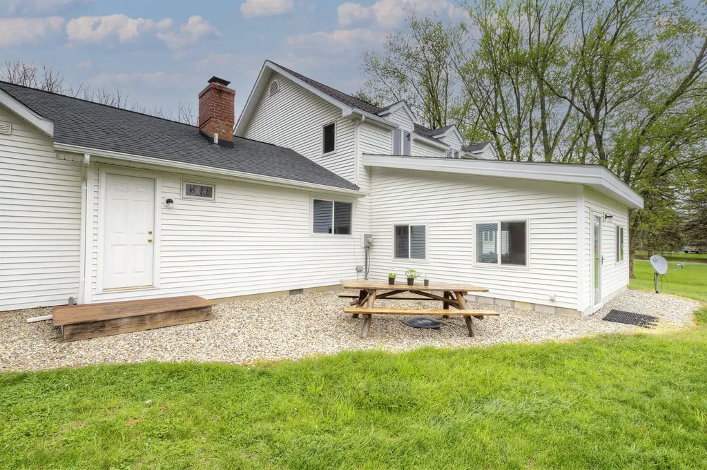 6121 Saline Waterworks Road Lodi Township MI 48176