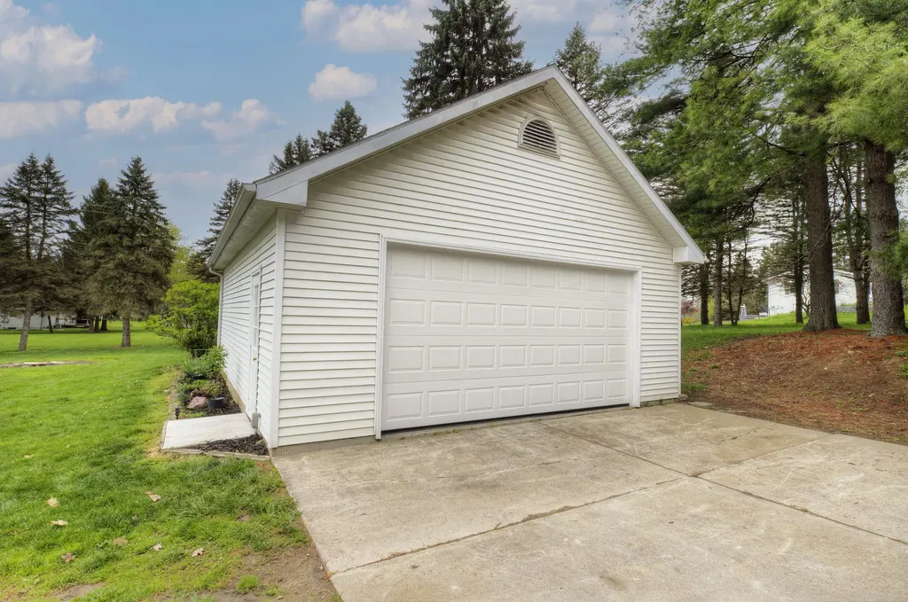 6121 Saline Waterworks Road Lodi Township MI 48176
