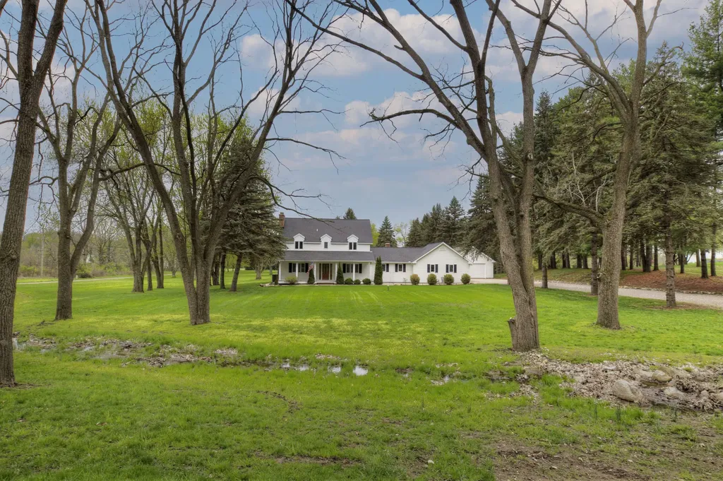 6121 Saline Waterworks Road Lodi Township MI 48176