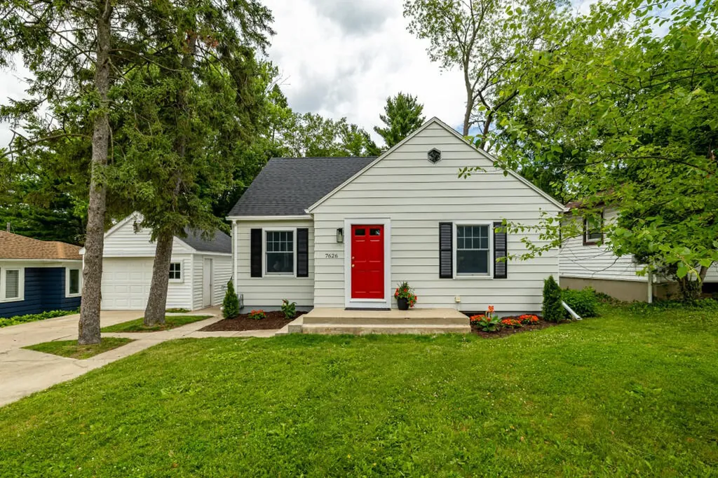 7626 Grand Street Dexter City MI 48130