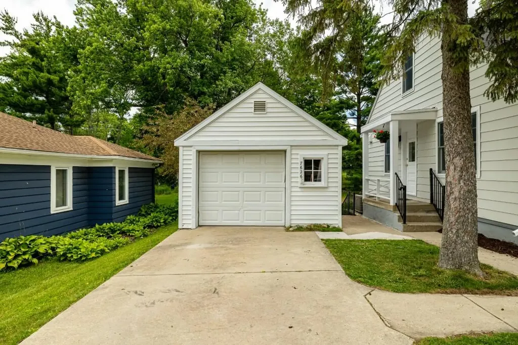 7626 Grand Street Dexter City MI 48130