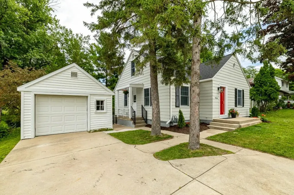 7626 Grand Street Dexter City MI 48130