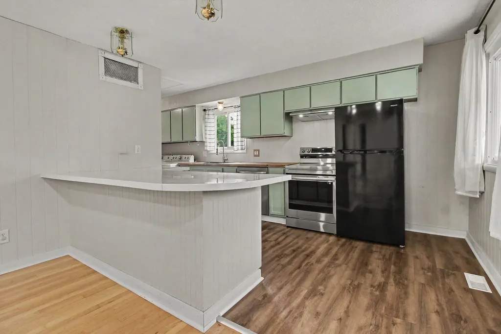 1340 Duncan Avenue Ypsilanti Charter Township MI 48198