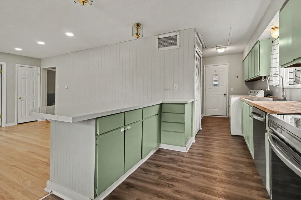 1340 Duncan Avenue Ypsilanti Charter Township MI 48198